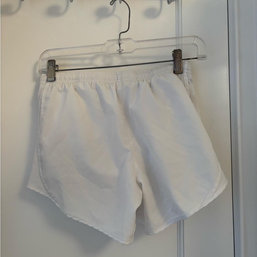 Women’s White Nike Shorts - Picture 2 of 3